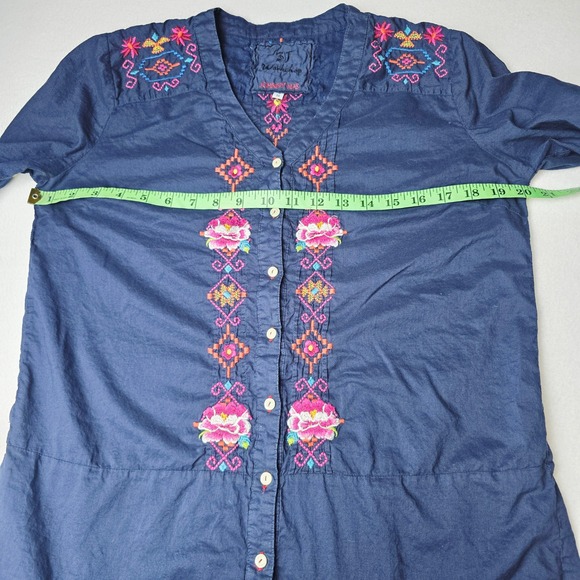 Johnny Was 3J Workshop Embroidered Blue Cotton Tunic Top Size Small - Picture 7 of 9